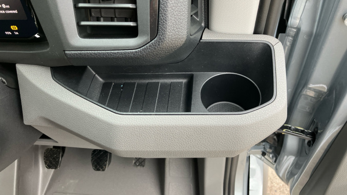 Volkswagen Crafter Cr35 Mwb Diesel Fwd 2.0 TDI 140PS Commerce Business High Roof Van - Image 29